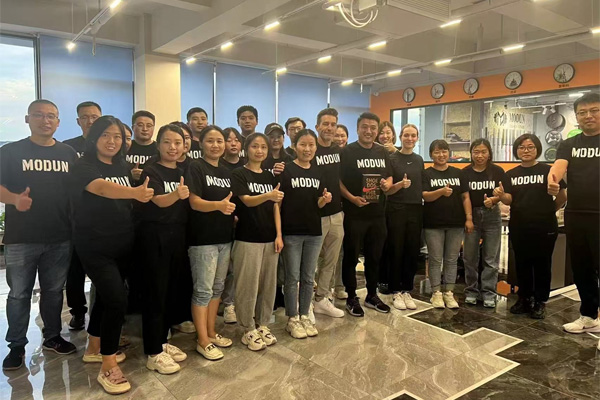 US online retailer case